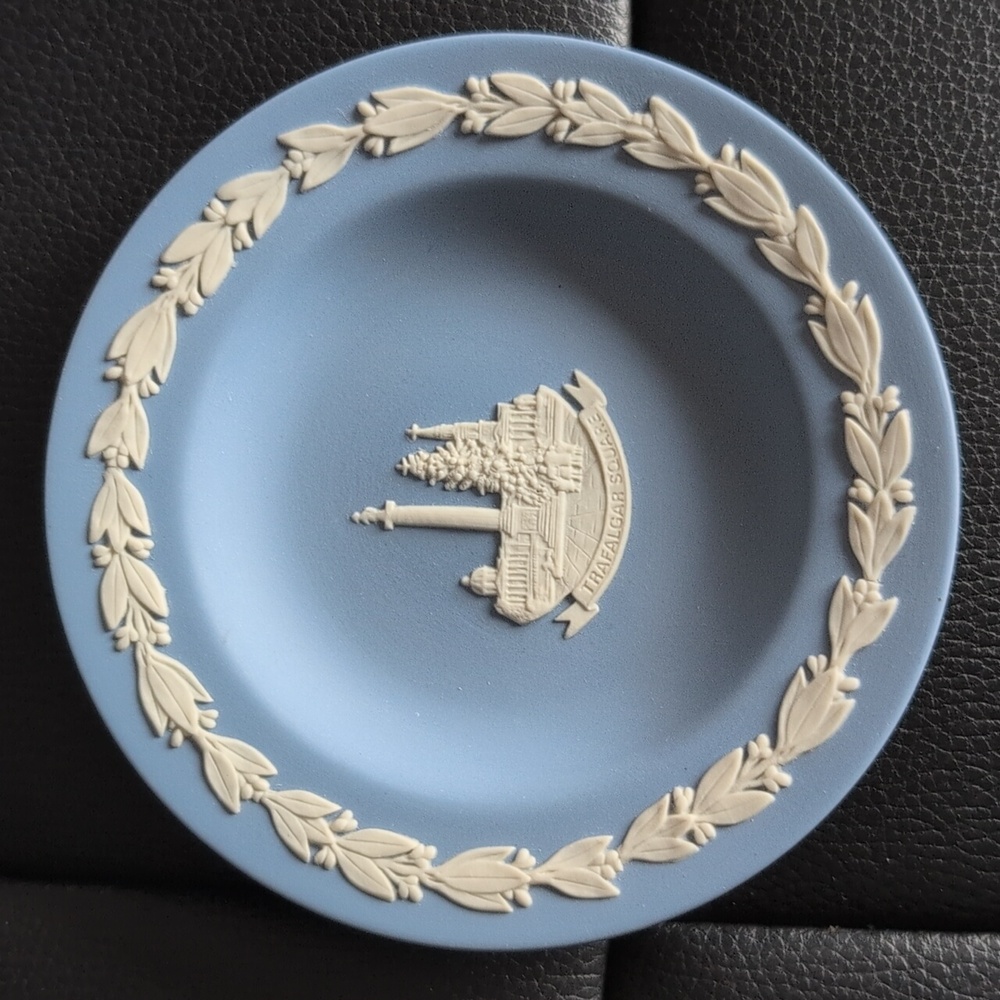 EUC Vintage Wedgwood Jasperware Round Trinket Dishes - Picture 4 of 6